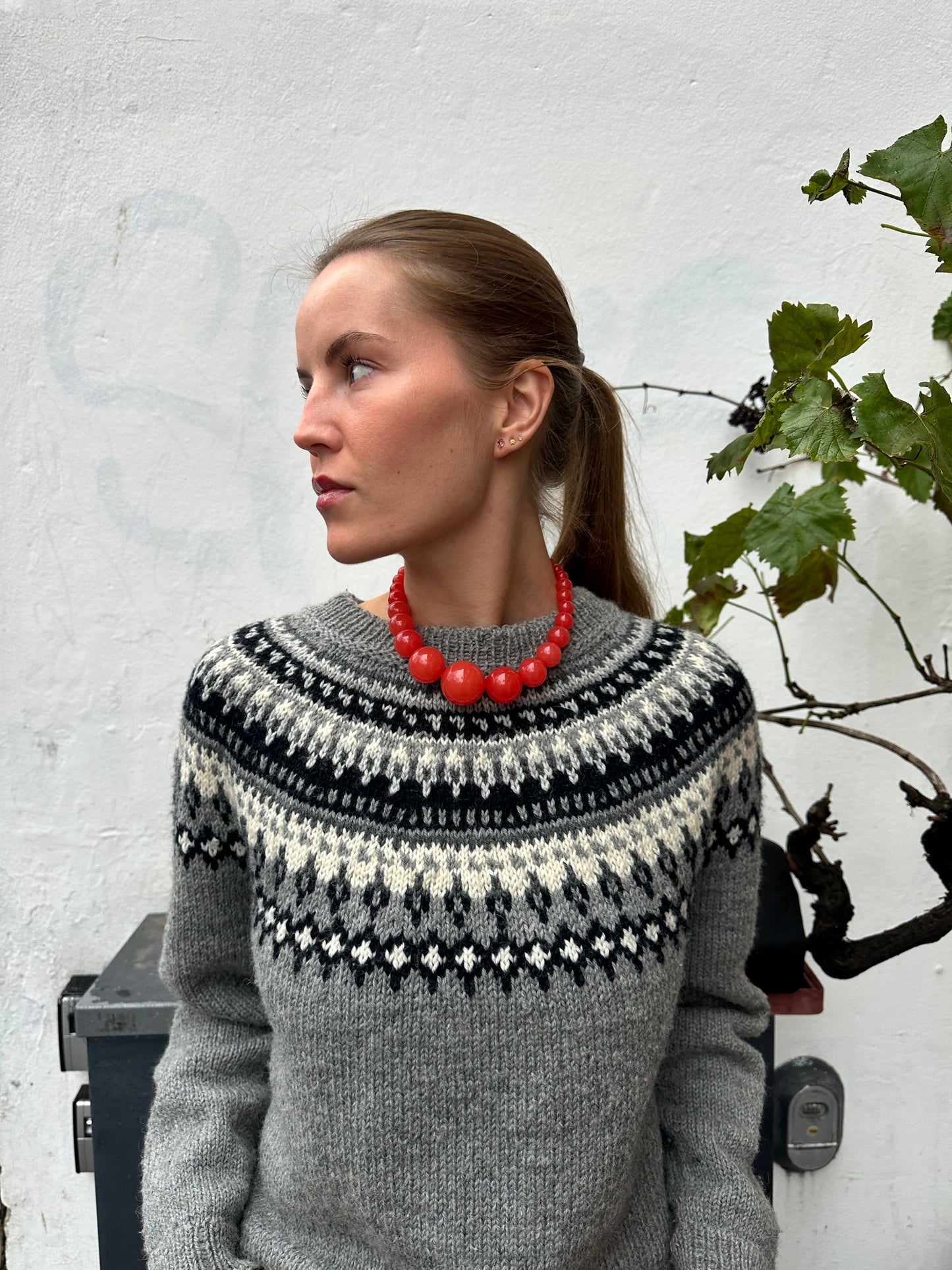 Mega Necklace - Cranberry - Limited jewellery by Lemonade - made by hand in Denmark