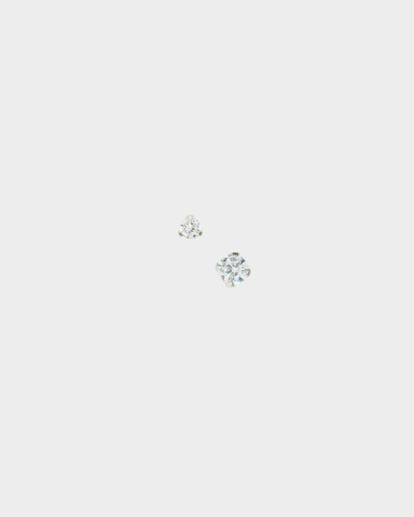 Aura Odd Pair No1 - White White